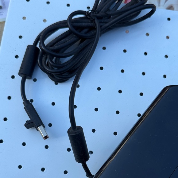 Xbox 360 Kinect Sensor - Picture 3 of 3